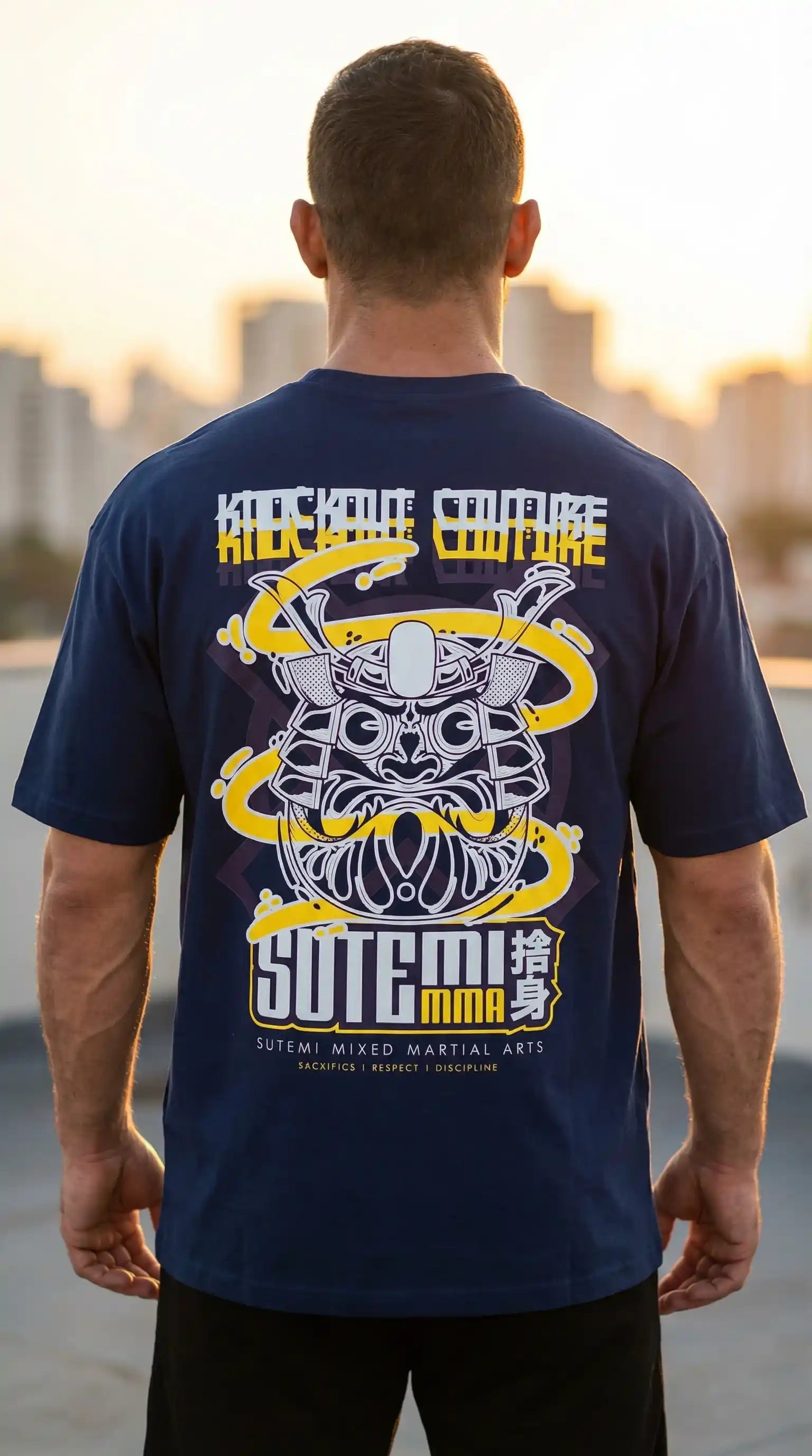 Camiseta oversize Sutemi espalda