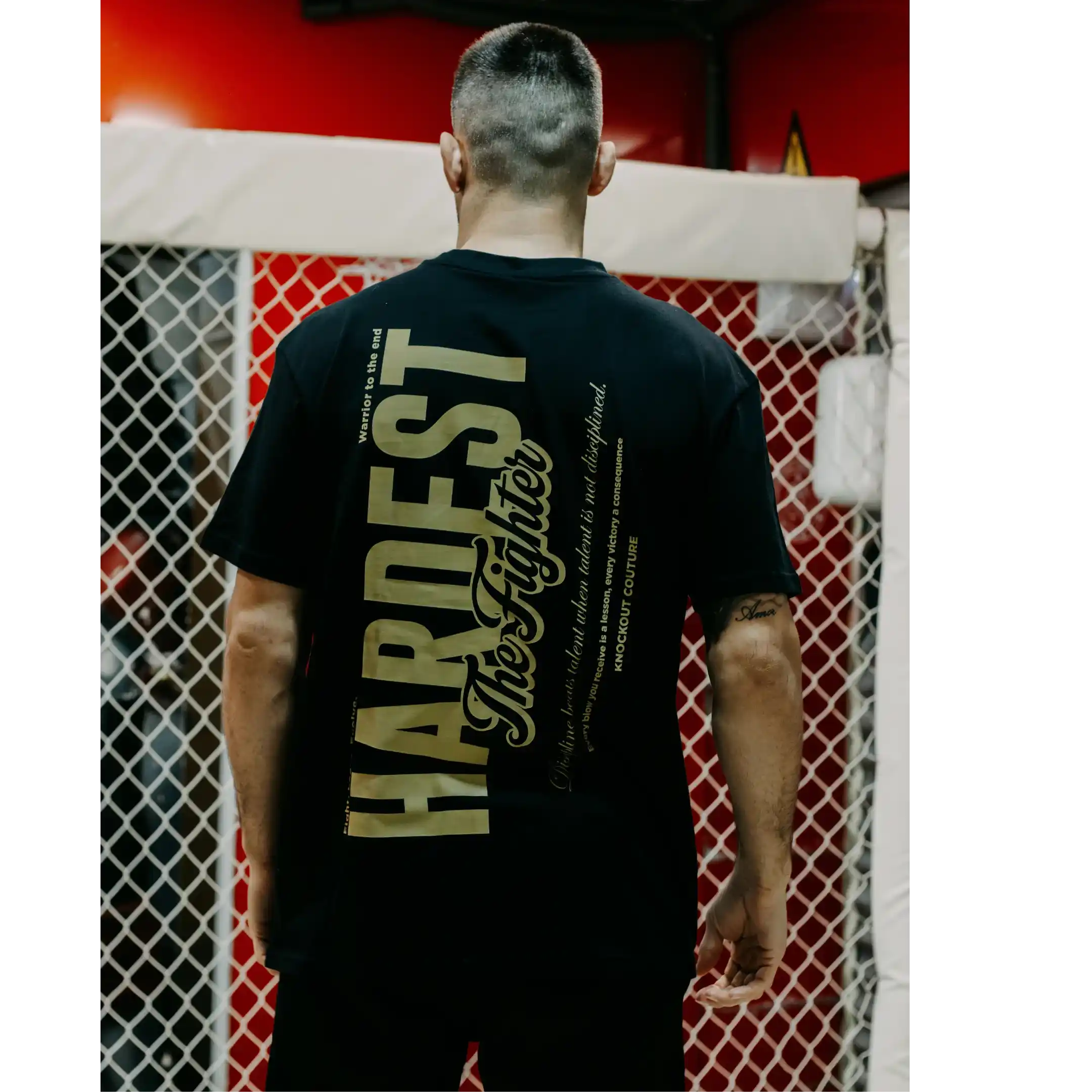 camiseta oversize hardest