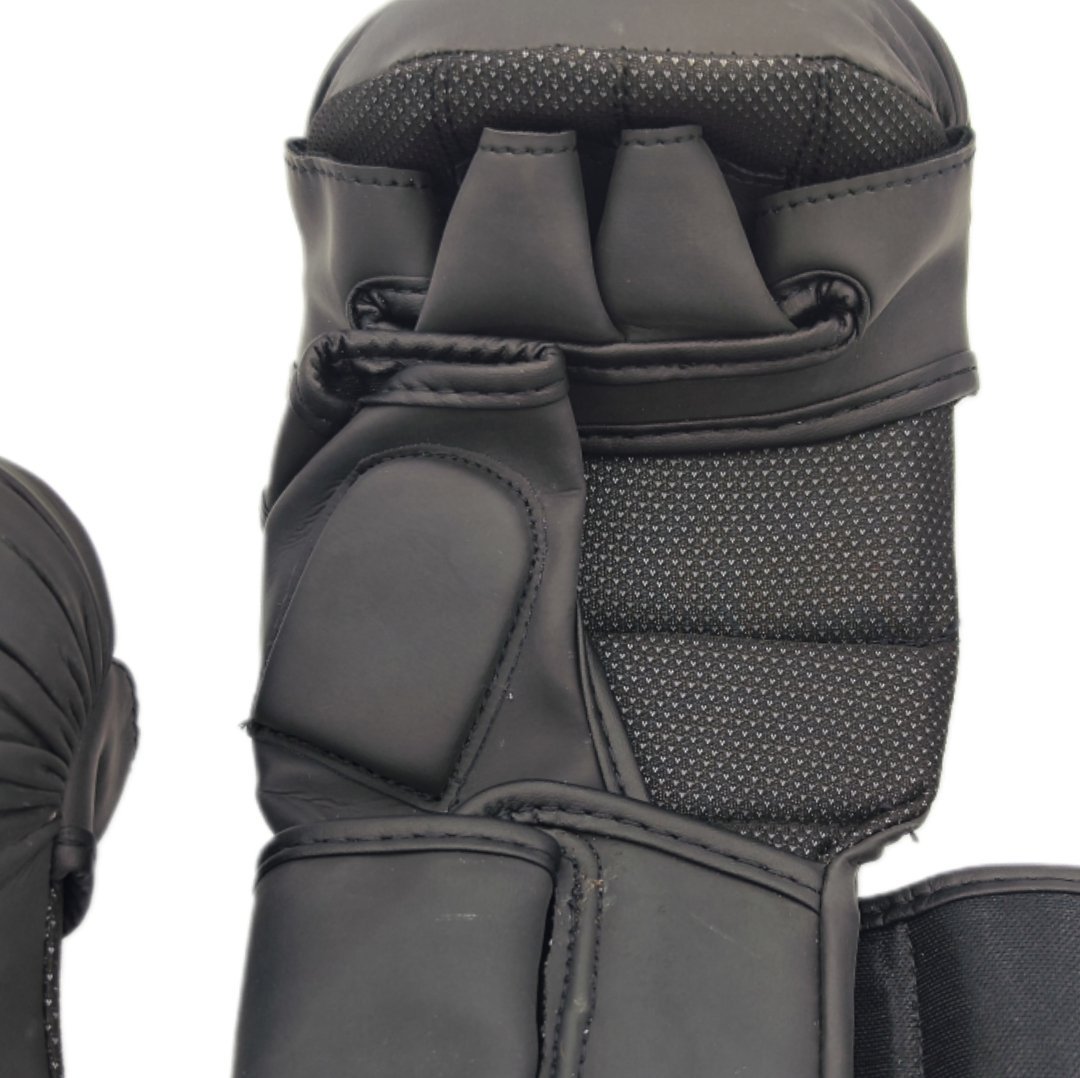 Guantillas MMA Revolution Pro - Black - Knockout Couture | Fight or Die