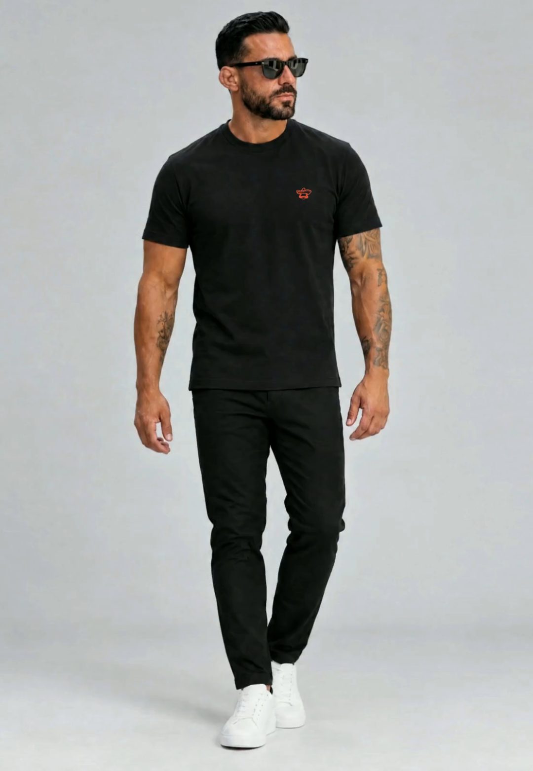 Andrés con la Camiseta Básica Knockout Class Negro